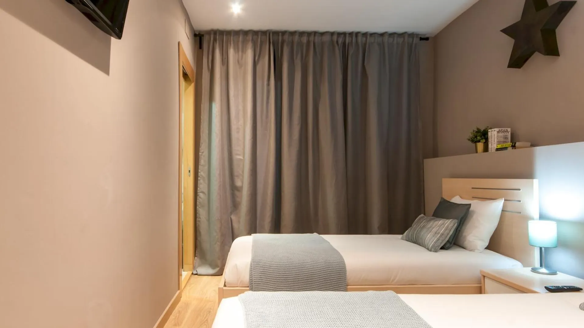 Casa Pilar Central By Myrentalhost Barcelona 0*,